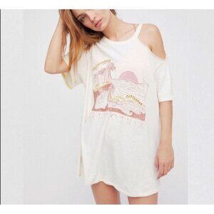 We The Free Tee Shirt Chloe California Graphic Print Ivory Cold Shoulder Distres